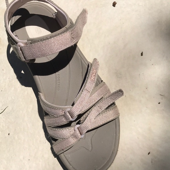 Rose Gold Tevas - Picture 3 of 3